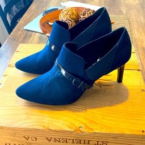 Calvin Klein navy blue heels